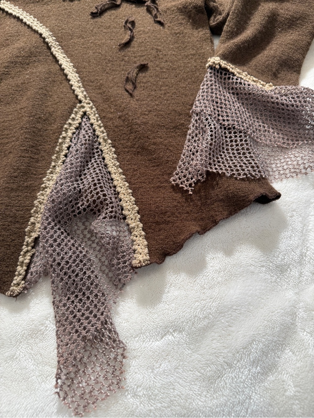 VTG Y2K Fairycore Brown Knit Top Floral Applique Fishnet Bell Sleeves Small DFML - Picture 7 of 8